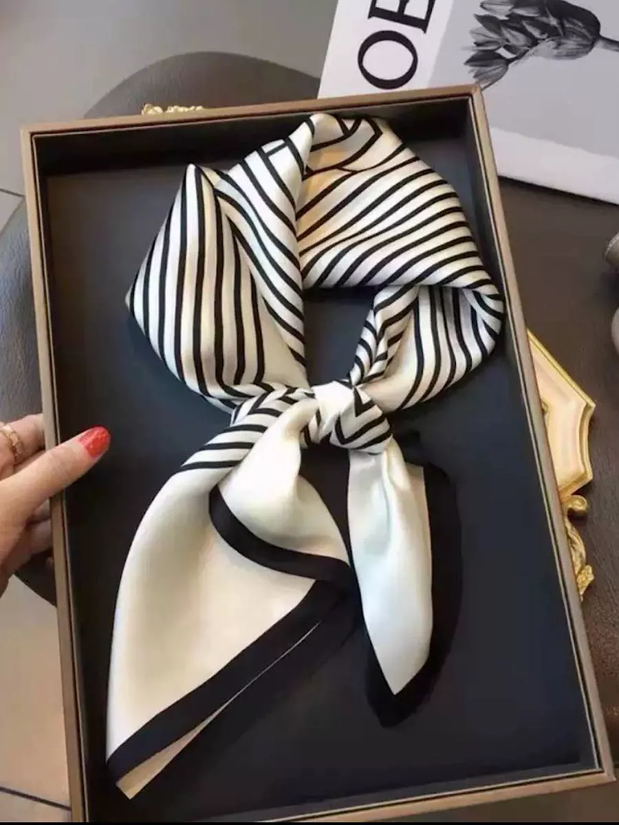 Lenço Estampado Emma Leblanc Nº04