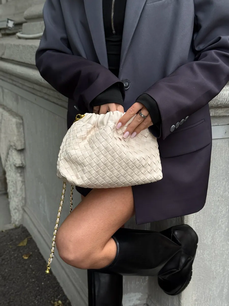 Bolsa Bucket Pequena Trançada Bella