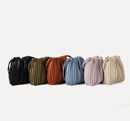 Bolsa Pequena Bucket Plissada Romy