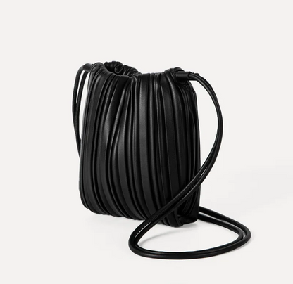 Bolsa Pequena Bucket Plissada Romy
