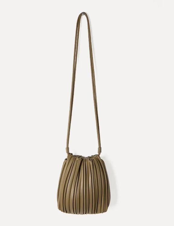 Bolsa Pequena Bucket Plissada Romy