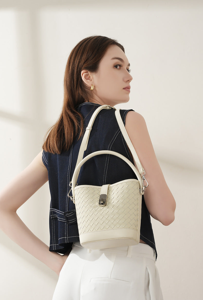 Bolsa Bucket Trançada Couro Legítimo Capri