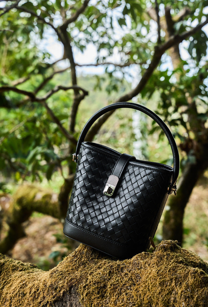 Bolsa Bucket Trançada Couro Legítimo Capri