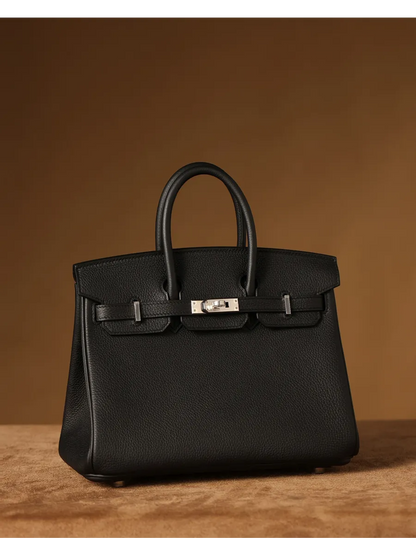 Bolsa Classic Média Couro Legítimo Barcelona Ferragem Prata