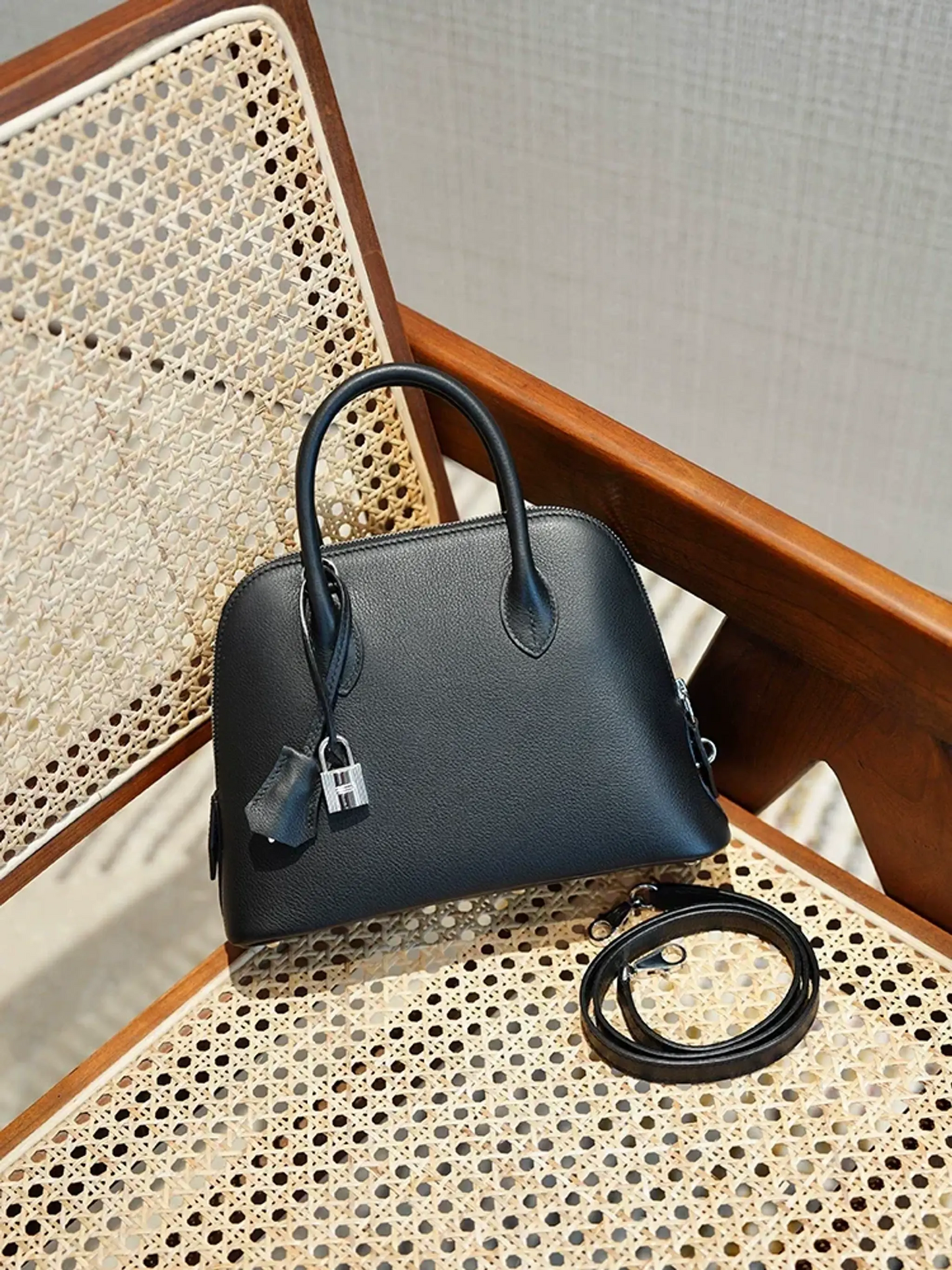 Bolsa Classic Pequena Couro Legítimo Lenzi
