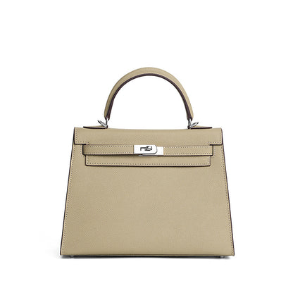 Bolsa Classic Média Couro Legítimo Madri Ferragem Prata